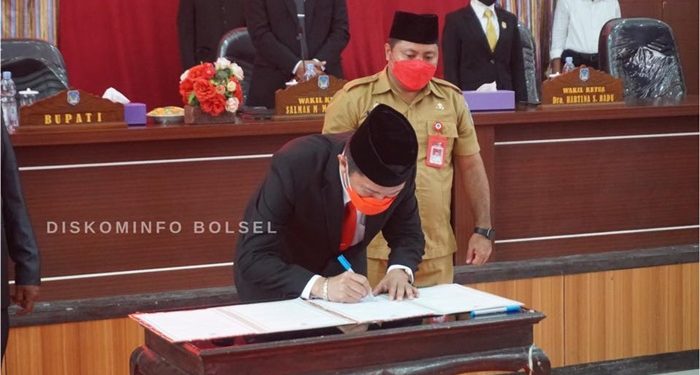 Marzanzius Arvan Ohy Serahkan Jabatan Sebagai Plh Bupati