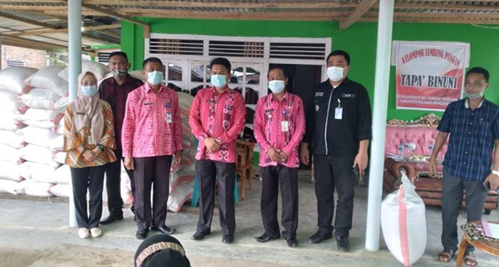 Kelompok Tani Binuni Konarom Menerima Lima Ribu Kilo Beras Lumbung Pangan
