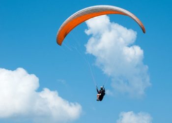 Dua Puncak di Bolsel Jadi Spot Olahraga Paralayang