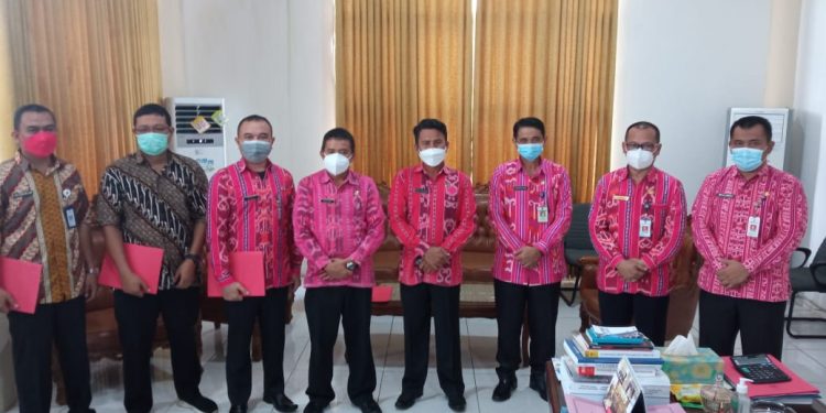 Enam Pejabat Bolmong Terima SK Sebagai Plt