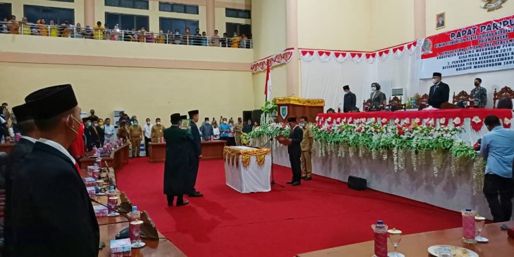 Ketua DPRD Bolmong Pimpin Pengambilan Sumpah Janji Dua Anggota DPRD