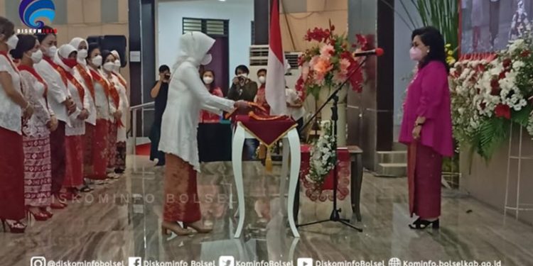 Selpian Manopo dan Win Ponuntul Dikukuhkan Sebagai Bunda PAUD Kabupaten Bolsel dan Bolmong