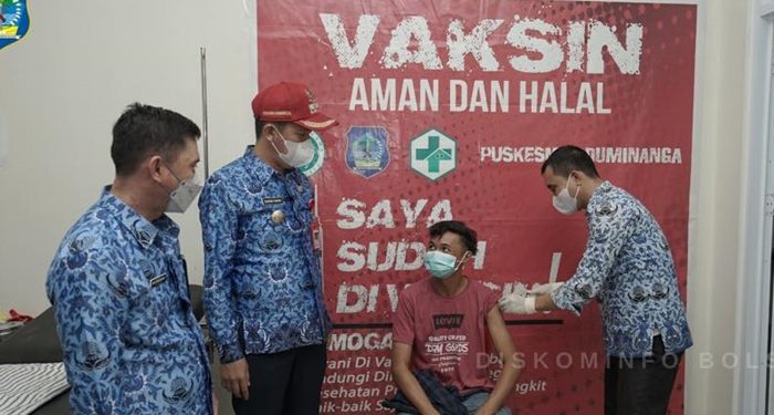 Bupati Bolsel Pantau Vaksinasi Untuk Masyarakat