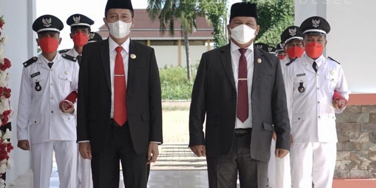 Bupati Bolsel Lantik 28 Kepala Desa Terpilih