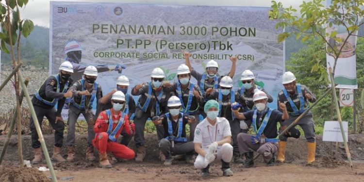 PT. PP (Persero) Tbk Proyek Bendungan Lolak Tanam 3000 Pohon