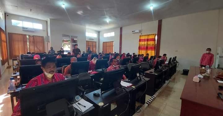 Peserta Lelang JPT Pratama Lingkup Pemkab Bolmong Tes Penyusunan Makalah