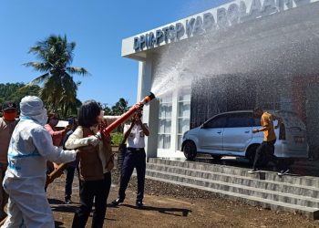 Yasti Pimpin Penyemprotan Disinfektan Secara Massal