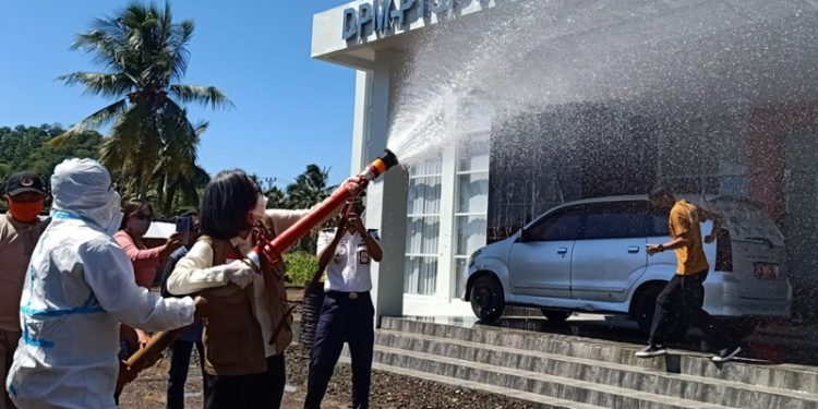 Yasti Pimpin Penyemprotan Disinfektan Secara Massal