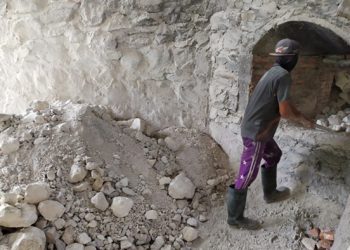 Batu Kapur Lobong Masih Menjadi Sumber Pendapatan Daerah