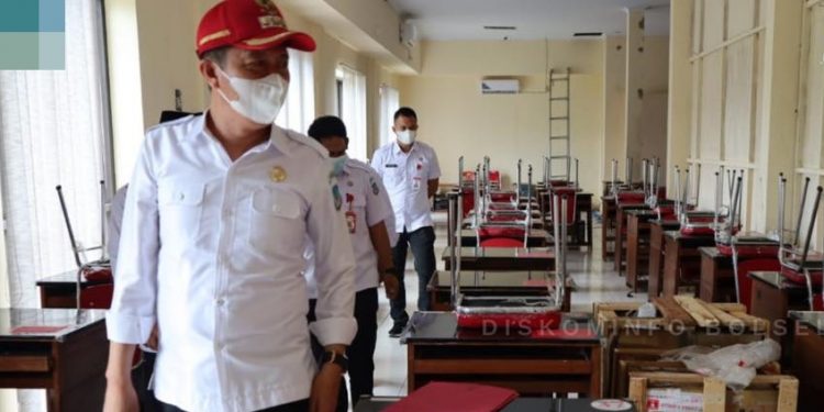 Iskandar Cek Kesiapaan Lokasi Ujian CPNS