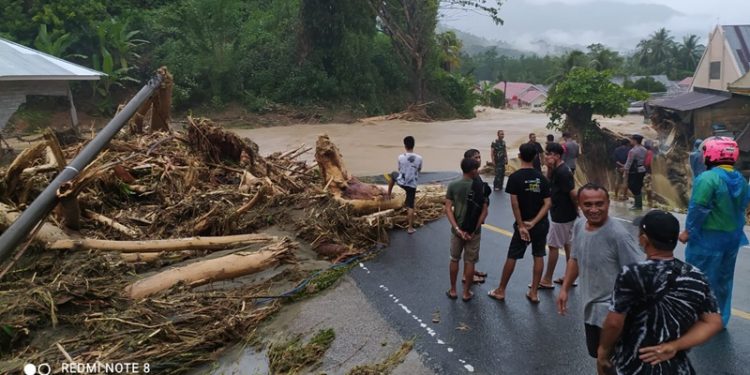 Banjir Bandang Landa Desa Batu Merah Kabupaten Bolmong