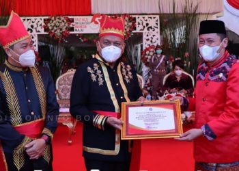 Iskandar Kamaru Raih Penghargaan Perlindungan Jaminan Sosial Ketenagakerjaan