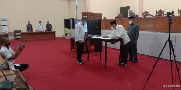 DPRD Bolmong Sahkan Ranperda KUA PPAS APBD Perubahan 2021