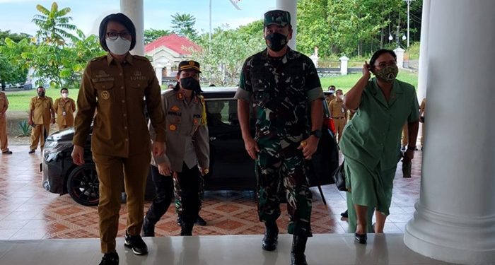 Pangdam XIII Merdeka: TNI Siap Bantu Perbaiki Rumah Warga Akibat Longsor