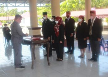 Asisten III Ashari Sugeha Lantik Lima Kepala Puskesmas