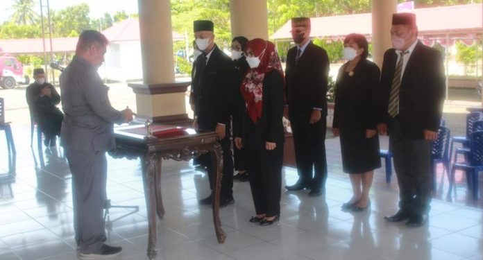 Asisten III Ashari Sugeha Lantik Lima Kepala Puskesmas