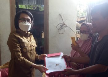 Yasti Bersyukur Empat Warga Komangaan Hibahkan Tanah Untuk Pelebaran Jalan