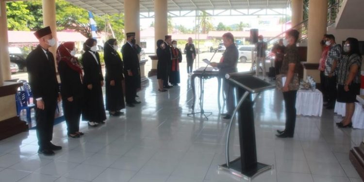 Verawaty Lamama Dipercayakan Sebagai Kepala Puskesmas Tungoi