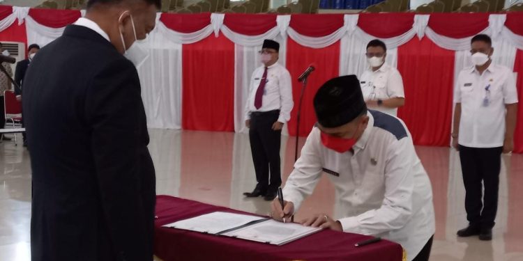 Lukman Lapadengan Resmi Jabat Karo Ekonomi