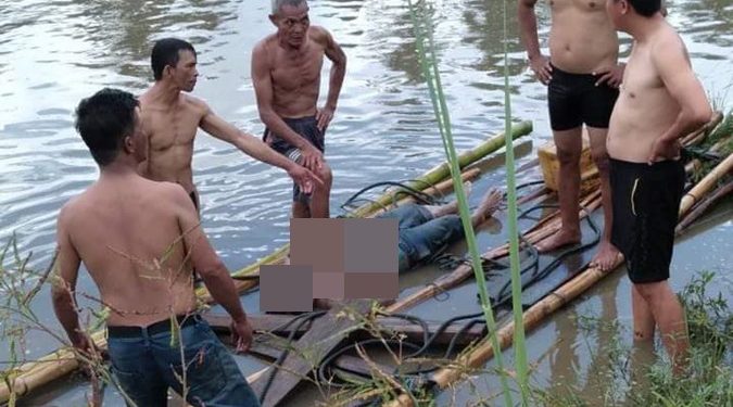 TOTABUAN.CO BOLMONG – Odi Obieng (44), warga Modomang Kecamatan Dumoga Timur Kabupaten Bolaang Mongondow (Bolmong), akhirnya ditemukan tidak bernyawa setelah hilang terbawa arus di Sunagi Ongkag Desa Modomang Rabu (26/2022). Tim Basarnas Manado bersama warga sekitar menemukan korban 500 meter dari tempat korban dilaporkan hilang. Koordi Basarnas Manado di Kotamobagu, Rusmadi mengaku jika korban sudah dievakuasi. Rusmadi membeberkan jika korban ditemukan didasar sungai. Obi hilang setelah terseret arus saat hujan deras yang melanda Kabupaten Bоlmоng Rabu kemarin. Tingginya insensitas hujan, membuat debit air di sejumlah sungai naik dan meluap. Berdasarkan informasi, korban diketahui hendak mengambil ternaknya di seberang sungai dan terseret arus sungai. (*) .