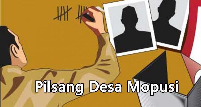 Pemilihan Sangadi (Pilsang) serentak di Kabupaten Bolaang Mongondow (Bolmong) tepatnya di Desa Mopusi Kecamatan Lolayan berpotensi pidana. Hal itu setelah salah satu calon Sangadi mengadukan keberatan terkait hasil penghitungan suara di TPS I. Keberatan yang diajukan calon nomor urut Dua Mukhtar Dugian itu bukan tanpa sebab. Didampingi saksi Helma Manggo, Mukhtar melaporkan hasil perhitungan perolehan suara pemilihan Sangadi di TPS I telah terdapat kejanggalan yang diduga dilakukan petugas TPS. Dari laporan itu, Mukhtar melaporkan dugaan kecurangan dengan tudingan menghilangkan suara sah milik calon Sangadi nomor urut Dua saat perhitungan. Berdasarkan laporan, catata di kertas plano hanya 102 suara sah. Padahal di semua saksi, suara milik Mukhtar berjumlah 104 suara sah. “Dengan kecurangan ini, saya selaku calon Sangadi noor urut dua dan saksi merasa keberatan dengan adanya kecurangan/ manipulasi yang dilakukan oleh petugas TPS I,” begitu isi surat laporan yang diajukan ke Panitia Pilsang tingkat kabupaten. Dengan demikian, ada unsur kesengajaan menghilangkan 2 suara sah milik calon Sangadi nomor urut 2, karena tidak menuliskan di kertas plano. Kepala Dinas Pemberdayaan Masyarakat Desa (MPD) Bolmong Abdusallam Bonde mengaku akan melakukan pemeriksaan berkaitan dengan laporan tersebut. Dia menyebut belum ada hasil Pilsang Desa Mopusi lantaran masih terdapat laporan keberatan dari salah satu calon. Selain itu kata Bonde, surat atas pengajuan yang dilayangkan itu sudah mereka terima dan meminta agar dilakukan penghitungan ulang surat suara pada TPS I Desa Mopusi. “Panitia akan bekerja termasuk melakukan pemeriksaan. Jika terbukti ada kecurangan yang dilakukan petugas di TPS akan kita limpahkan ke Aparat Penegak Hukum,” tegasnya. Ketua KNPI Bolmong ini menjelaskan, sesusai dengan tahapan Pilsang, memang diberikan waktu kepada setiap calon untuk mengajukan keberatan jika ditemukan kejanggalan hingga Senin (7/2). Menurutnya, berdasarkan mekanisme setelah menerima pengaduan keberatan, panitia akan melakukan kajian dan pemeriksaan terkait meteri aduan selama 30 hari. Dari 96 desa yang menggelar Pilsang serentak, hanya satu calon yang mengajukan keberatan. Sehngga itu Pilsang Desa Mopusi dinyatakan belum final. Diketahui Pilsang Desa Mopusi terdapat lima calon Sangadi. Mereka adalah nomor urut satu Muchtar Dilapanga, nomor urut dua Mukhtar Dugian, nomor urut tiga Munir Gonibala, nomor urut empat Ruslani Andup dan nomor urut lima Cipto Lundeto. Berdasarkan data yang dirangkum, perolehan suara lima calon, terjadi selisih satu suara antara dua calon. Yakni calon nomur urut dua Mukhtar Dugian memperoleh 523 suara, dan calon nomor urut lima Cipto Lundeto memperoleh 524 suara. Sedangkan nomor urut 1 Muchtar Dilapanga memperoleh 281 suara, nomor urut tiga Munir Gonibala memperoleh 112 suara dan nomor urut 4 Ruslani Andup memperoleh 350 suara. (*)