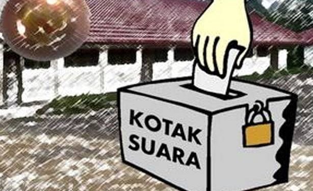 TOTABUAN.CO BOLMONG – Jelang pemungutan suara pemilihan Sangadi (kepala desa red), panitia sudah menyebarkan undangan kepada pemilih disetiap desa. Bahkan berdasarkan tahapan, panitia disetiap desa telah mengumumkan daftar pemilih tetap (DPT) di papan pengumuman hingga pendistribusian kertas suara. Kepala Dinas Pemberdayaan Masyarakat Desa (PMD) Bolmong Abdusalam Bonde menegaskan, bahwa setiap warga yang akan melakukan pencoblosan, harus masuk di DPT dan membawa KTP. “Mereka yang memberikan hak suara adalah, mereka yang terdaftar di DPT. Selain itu setiap pemilih wajib menunjukan KTP,” kata Bonde menjelaskan Rabu 2 Februari 2022. “Yang hanya membawa KTP dan tidak masuk di DPT, tidak bisa mencoblos,” sambungnya. Berdasarkan jumlah DPT di 96 desa yang melaksanakan Pilsang, berjumlah 81.015 pemilih. Kertas suara yang sudah dicetak lanjutnya, sudah didistribusikan ke masing-masing desa. “Semua kertas suara di 96 desa yang melaksanakan Pilsang, sudah kami distribusikan lewat kantor kecamatan, kemudian dijemput panitia Pilsang tingkat desa,” paparnya. Berdasarkan tahapan, pemungutan suara Kamis (03/2) besok akan dimulai serentak pada pukul 08.00 Wita dengan penerapan protokol kesehatan. (*)