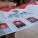 TOTABUAN.CO BOLMONG – Pemilihan Sangadi (kepala desa red) di 96 desa di Kabupaten Bolaang Mongondow (Bolmong) kini sudah memasuki masa tenang. Mulai Rabu besok, panitia akan mendistribusikan kertas suara di setiap desa dengan pengawalan ketat aparat kepolisian. “Besok (Rabu red) kertas suara sudah akan didistribusikan ke 96 desa,” ujar Asisten I Pemkab Bolmong Deker Rompas Selasa 1 Februari 2022. Saat ini kertas suara sudah selesai dicetak dan tinggal akan disalurkan. Panitia katanya, terus bekerja guna memastikan agar kertas suara yang akan didistribusikan di setiap desa, aman. “Teknis penyaluran kertas suara yakni, diantar di kantor kecamatan, kemudian akan dijemput panitia tingkat desa,” katanya. Kepala Bidang Pemerintahan Desa Isnaidin Mamonto menambahkan, jumlah kertas suara yang dicetak berdasarkan jumlah yang masuk di Daftar Pemilih Tetat (DPT) setiap desa. Jumlah keseluruhan DPT yang di ada di 96 desa yang melaksanakan Pilsang berjumlah 81.015 pemilih kemudian ditambah 2.5 persen. “Total kertas suara yang dicetak kurang lebih 83 ribu,” jelasnya. Alfina Sumenda Camat Poigar mengatakan, kondisi keamanan di Kecamatan Poigar aman terkendali. Dia mengatakan, ada 12 desa di Kecamatan Poigar akan melaksanakan Pilsang. “Saat ini sudah masuk tahapan masa tenang. Kondisi keamanan saat ini di Kecamatan Poigar aman terkendali,” ujarnya. Meski aman lanjutnya, akan tetapi terus meminta Linmas terus melakukan patroli. Ia juga mengimbau para calon untuk bekerjasama menjaga Kamtibmas. (*)