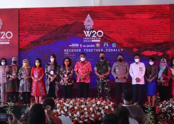 Olly Sebut Yasti Salah Satu Pemimpin Perempuan Terbaik di Sulut