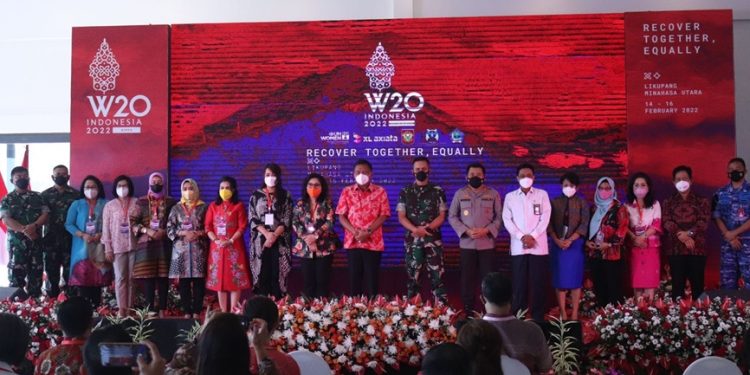 Olly Sebut Yasti Salah Satu Pemimpin Perempuan Terbaik di Sulut