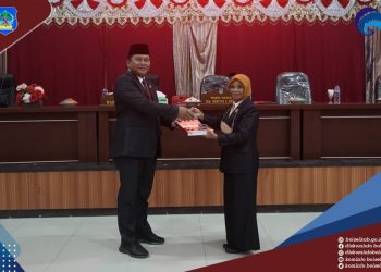 Deddy Abdul Hamid Sampaikan LKPJ Bolsel Lewat Paripurna DPRD   
