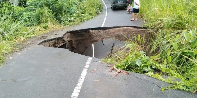 Jalan Pindol Bolmong Amblas