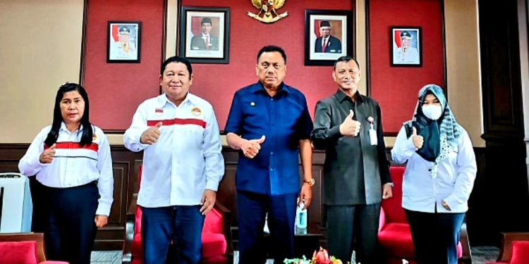 Bertemu Gubernur Olly Dondokambey, Hendra Paparkan Peluang Kerja ke Luar Negeri