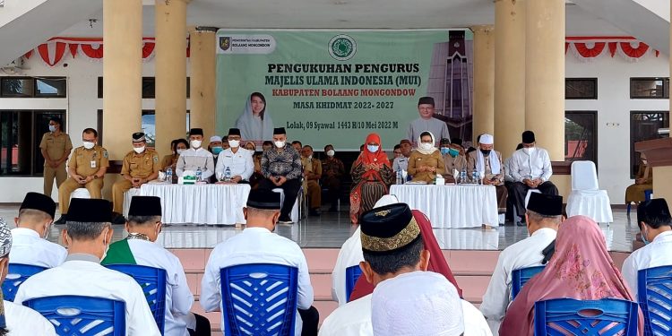 Bupati Yasti Soepredjo Mokoagow Hadiri Pengukuhan Pengurus MUI Kabupaten Bolmong Masa Khidmat 2022-2027