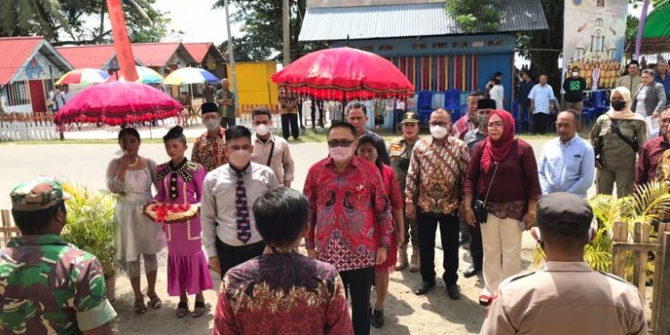 Pj Bupati Bolmong Resmikan Gereja Eben Haeser Labuan Uki