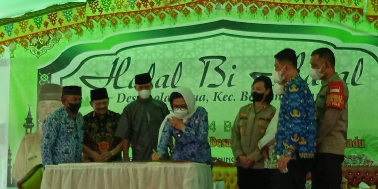 Yasti Resmikan Masjid Al Mulk di Desa Lolan Dua