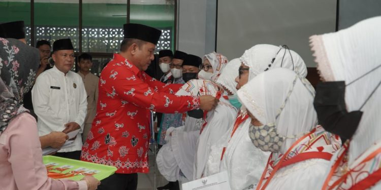 Ini Pesan Wabup Bolsel Deddy Abdul Hamid Saat Melepas JCH