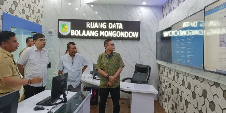 KIP Sulut Kunjungi Ruang Pengelolaan Data Informasi Diskominfo Bolmong
