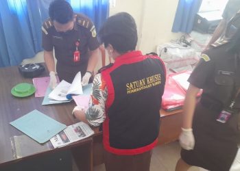 Penyidik Kejaksaan Geledah Kantor Dinas Sosial Bolmong