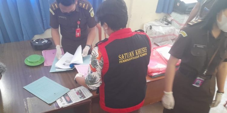 Penyidik Kejaksaan Geledah Kantor Dinas Sosial Bolmong