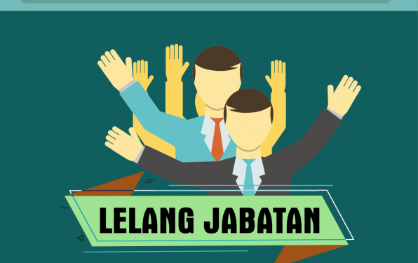 TOTABUAN.CO BOLMONG – Proses seleksi terbuka dalam rangka pengisian tiga jabatan pimpinan tinggi pratama yang kosong, kini tinggal menunggu hasil. Sedikitnya ada tiga jabatan yang kosong akan ditempati pejabat muka baru hasil seleksi jabatan. Tiga jabatan tersebut yakni Kepala Dinas Sosial, Kepala Dinas Ketahanan Pangan (DKP) dan Kepala Badan Perencanaan Pembangunan Daerah (BAPPEDA). Kepala Badan Kepegawaian Pendidikan dan Pelatihan (BKPP) Kabupaten Bolaang Mongondow (Bolmong), Umarudin Amba mengatakan, seleksi jabatan tersebut diikuti 27 peserta. Mereka sudah mengikuti proses sejak awal, mulai pendaftaran, pembuatan makalah, wawancara, hingga asessment. Amba mengatakan, proses seleksi sudah selesai, dan kini tinggal menunggu pengumuman. “Pengumuman diperkirakan awal November,” kata Kepala BKPP Bolmong Umarudin Amba. Meski begitu, Kepala BKPP Bolmong Umarudin Amba mengaku belum memastikan siapa tiga pejabat yang akan dilantik Penjabat Bupati Bolmong Limi Mokodompit yang tidak lain sebagai Pejabat Pembina Kepegawaian (PPK). “Soal siapa yang akan dilantik, belum tahu. Kita tunggu saja hasil pengumuman,” kata Amba di ujung teleponnya. Diketahui seleksi terbuka dalam rangka pengisian tiga jabatan pimpinan tinggi pratama diikuti 27 peserta. Saat mengikuti proses seleksi, satu persatu peserta diwawancarai tentang makalah yang disusun. Termasuk tim seleksi mewawancarai soal integritas dan visi terhadap jabatan yang dilamar. Namun meski tahapan masih akan dilaporkan lagi ke Komisi Aparatur Sipil Negara (KASN), diprediksi siapa pejabat yang akan dilantik. Hal itu bisa dilihat dari kualifikasi pelamar yang dinyatakan memenuhi syarat saat melamar pada jabatan .yang dituju. Seperti Jabatan Kepala BAPPEDA, terdapat 7 peserta yang dinyatakan lolos administrasi dan sudah mengikuti tahapan proses seleksi. Mereka adalaha DR. Mutu Bulan Mokoginta, Mursidin Mokobombang, S.Pd, M.Pd, Kamarudin Malah, S.IK, ME, Wawan Sutriadi Gaib, SE, Anhar Pasambuna, ST, Ahmad Yunus Mokoginta, SE, ME dan Deasy Ferawty Holid Makalalag, SP, M.Si. Dari ke 8 peserta yang dinyatakan lolos administrasi, diprediksi, nama DR. Mutu Bulan Mokoginta yang akan dilantik sebagai Kepala BAPPEDA Bolmong. Mutu diketahui merupakan Sekretaris Dinas PMD Daerah Provinsi Sulut. Selain itu pernah menjabat salah satu kepala bidang di Bappeda Provinsi Sulut. Selain itu untuk Jabatan Kepala Dinas Ketahanan Pangan (DKP) Bolmong, diprediksi nama I Wayan Mudiyasa, S.Pd, M.M.PD masih sangat kuat dipercayakan untuk memegang jabatan tersebut. Sebab I Wayan Mudiyasa sendiri saat ini dipercayakan sebagai Sekretaris dan merangkap pelaksana tugas (Plt) Kepala Dinas Ketahanan Pangan. Yang lebih menarik untuk jabatan Kepala Dinas Sosial. Karena terdapat 15 peserta yang melamar, dan sudah melaksanakan proses seleksi. Ke 15 peserta itu yakni Ernie Chendra Kasih Mokoginta, SH, Ramjan P. Mokoginta, S.Hut, M.Si, Bachruddin B. Marto, S.T.P, M.Si, DR. Deysyelin Y. T. J. Wongkar, SE, M.Si, Mansur Paputungan, S.Sos, Moh. Sabran Mokodompit, S.Pi, Lahmuddin Sinadia, S.Pd, Mursidin Mokobombang, S.Pd, M.Pd, Wawan Sutriadi Gaib, SE, Ferry Lexy Kawuwung, SE, Anhar Pasambuna, ST, Ahmad Yunus Mokoginta, SE, ME, Max Iswady Momodomlit, AP, Heri Mokodompit, SPd, MPd, dan Nanin Setiawan Ginoga, SE. Dari 15 peserta yang mengikuti seleksi jabatan di Dinas yang ditinggalkan Abdul Haris Bambela itu terdapat 3 peserta perempuan. Mereka adalah Ernie Chendra Kasih Mokoginta, SH, yang saat ini sedang menjabat sebagai Irban di Inspektorat Bolmong. DR. Deysyelin Y. T. J. Wongkar, SE, M.Si yang saat ini menjabat sebagai Kabag Pembangunan dan Nanin Setiawan Ginoga, SE yang saat ini menjabat sebagai Kabid Promosi dan Pengembangan Penanaman Modal Dinas Penanaman Modal dan PTSP. Diprediksikan satu dari tiga nama tersebut yakni DR. Deysyelin Y. T. J. Wongkar, SE berpeluang untuk dilantik. (*)