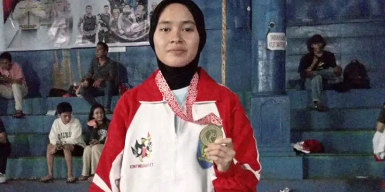 Fadila Rivai Sumbang Emas Cabor Bulutangkis Tunggal Putri