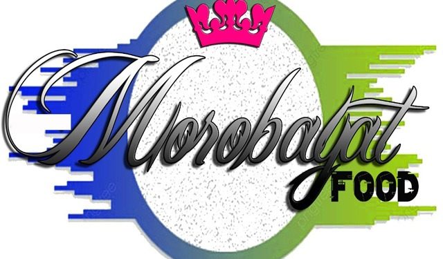 TOTABUAN.CO BOLMONG – PT Lembaga Kesejahteraan Sosial Marobayat (Morobayat Food), Kabupaten Bolaang Mongondow (Bolmong), Provinsi Sulawesi Utara mendapatkan penganugerahan sebagai Industri Kecil Menengah (IKM) melalui seleksi program One Village One Product (OVOP) Tahun 2022. Seleksi itu dilakukan Direktorat Jenderal Industri Kecil Menengah dan Aneka Kementerian Perindustrian dengan kategori IKM komoditi makanan dan minuman klasifikasi bintang satu. Felmi Mokodompit pengurus Morobayat mengaku, seleksi yang dilakukan Direktorat Jenderal Industri Kecil Menengah dan Aneka, yakni dengan melihat secara langsung produk hasil produksi. “Selama berada di Kabupaten Bolmong, tim turun melihat cara pengolahan, hingga kemasan. Alhamdulillah, Morobayat satu-satunya IKM di Sulut yang mendapat penganugerahan IKM Tahun 2022,” kata Felmi. Morobayat berada di Desa Muntoi Timur, Kecamatan Passi Barat yakni dengan memanfaatkan buah nanas jadi produk unggulan. Pemanfaatan buah nanas oleh kelompok LKS Muntoi Timur ini jadi salah satu produk unggulan di Kabupaten Bolmong. Dengan pemanfaatan buah nanas ini, kelompok LKS Desa Muntoi Timur mampu membuat produk unggulan Morobayat Food. Menurutnya, produksi dari bahan olahan nanas ini dirintis sejak 1 tahun lalu. "Untuk LKS di Muntoi Timur sudah berdiri 3 tahun dan untuk produksi pemanfaatan buah nanas ini dimulai sejak satu tahun lalu," ucapnya. Morobayat sendiri sudah memproduksi beberapa produk misalnya Morobayat Food ada Sambal Nanas Terasi dan minuman Sari Nanas. Untuk sambal nanas terasi dipasarkan dengan harga 20 ribu per botol sedangkan minuman sari nenas 10 ribu per botol. Ta hanya bergerak di bidang makanan dan minuman, Morobayat juga memanfaatkan daun nanas untuk menjadi sebuah produk seperti tas dan lainnya. Saat ini hasil produksi sudah dipasarkan di beberapa swalayan. (*)