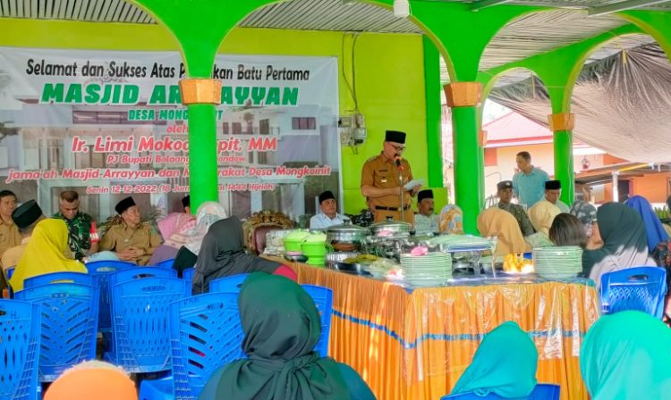 Bupati Limi Mokodompit Letakan Batu Pertama Masjid Ar Rayyan Desa Mongkoinit Lolak
