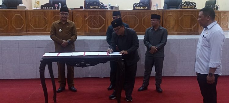 DPRD Bolmong Paripurnakan APBD 2023