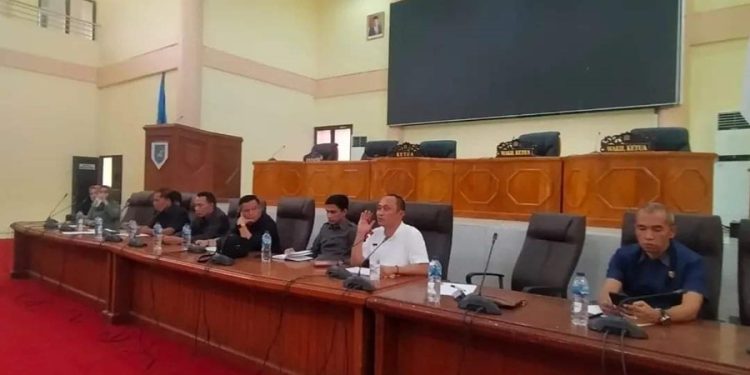 Komisi I DPRD Bolmong RDP dengan Dukcapil Tentang Pelayanan Data Kependudukan
