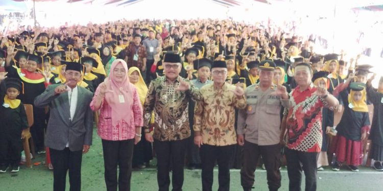 Hadiri Wisuda Santri Ini  Pesan Pj Bupati Bolmong Limi Mokodompit