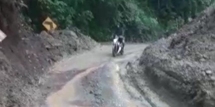 Jalur Pantura Bolmong Yang Amblas Baru Bisa Dilewati Kendaraan Kecil