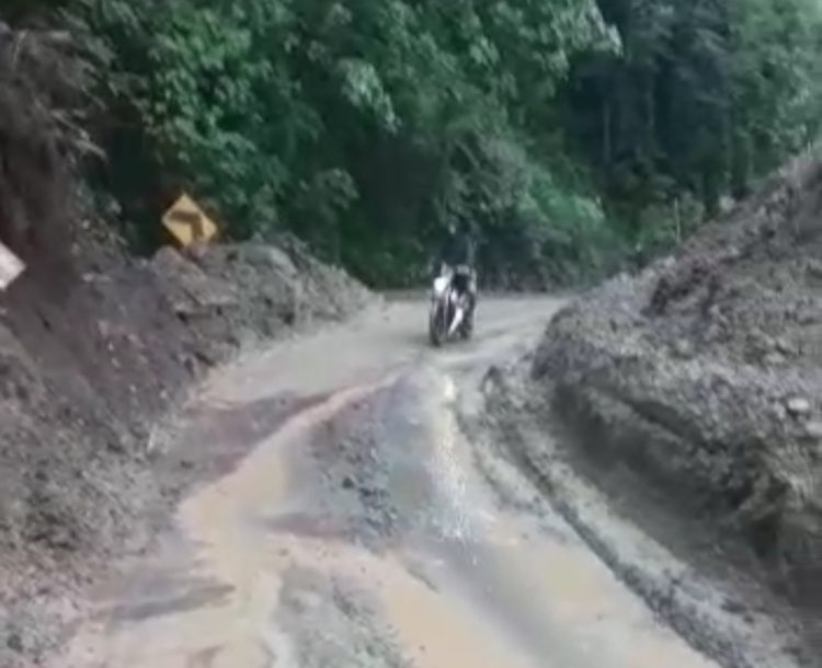Jalur Pantura Bolmong Yang Amblas Baru Bisa Dilewati Kendaraan Kecil