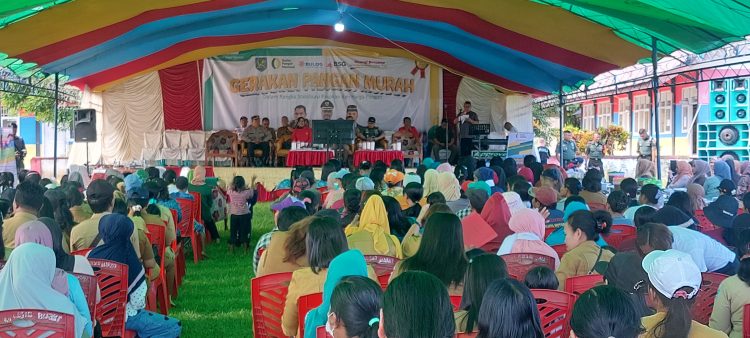 Pj Bupati Bolmong Limi Mokodompit Buka Gerakan Pangan Murah di Kecamatan Dumoga Tengah