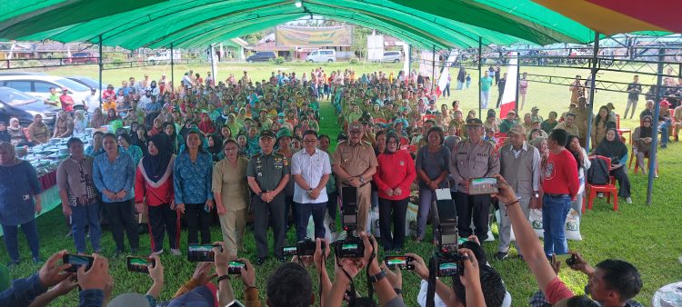 Pj Bupati Bolmong Limi Mokodompit Buka Gerakan Pangan Murah di Kecamatan Dumoga Tengah